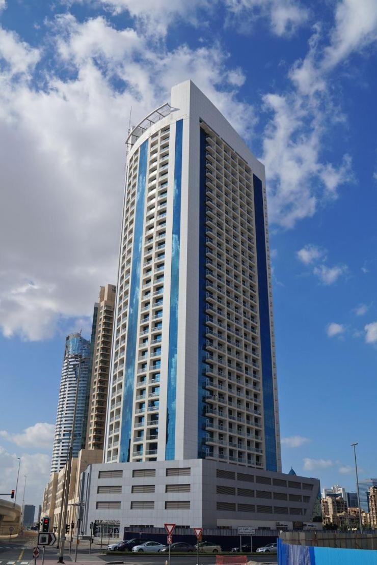 شقة Burj Al Nujoom Downtown, Mall, Fountain Views & Burj Khalifa دبي